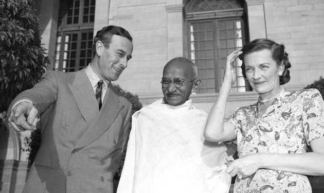 gandhi-with-british-man-woman-12